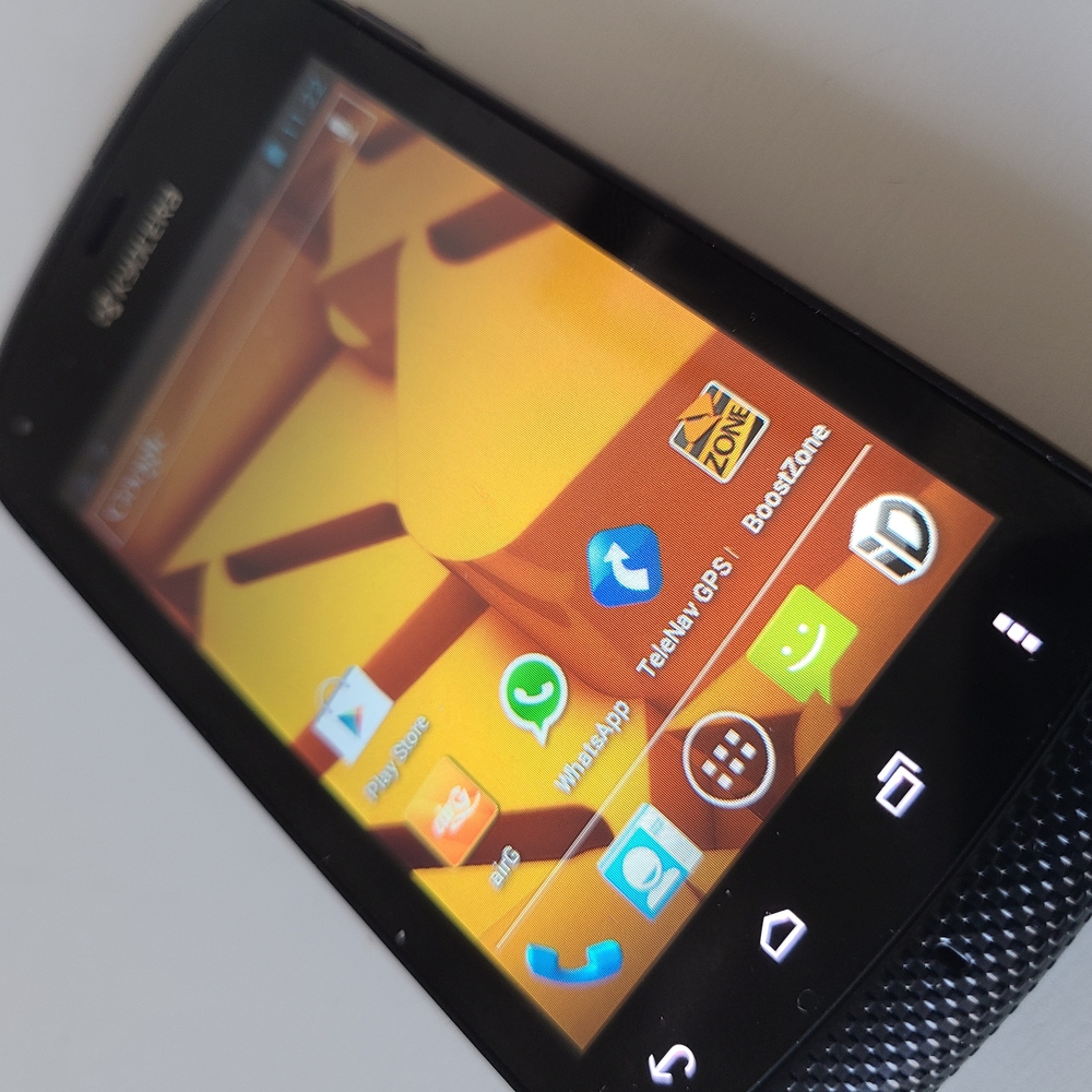 2GB Boost Mobile Kyocera Hydro C5170 Pre-Paid Smartphone. Used